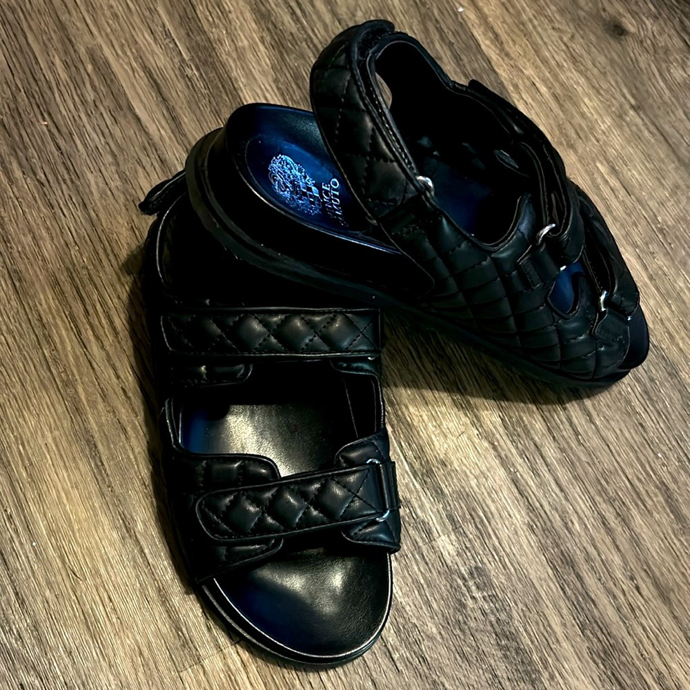 Black Vince Camuto Sandal Gently Used worn once - Picture 3 of 8